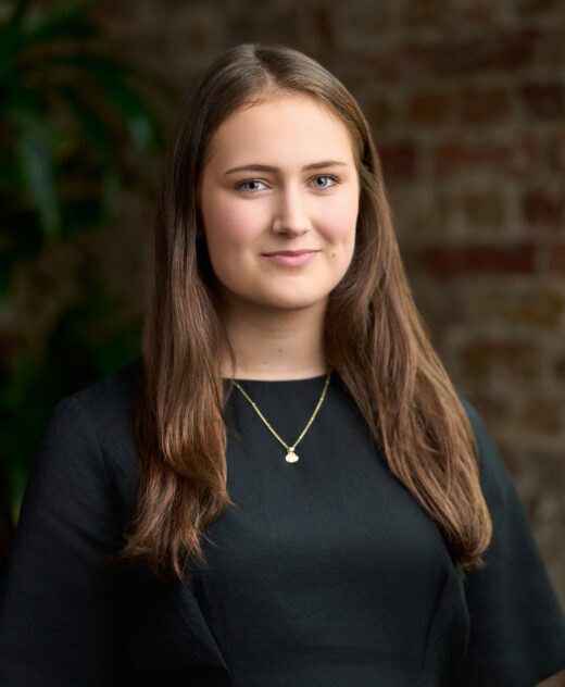 Ava Gianoutsos - Cast